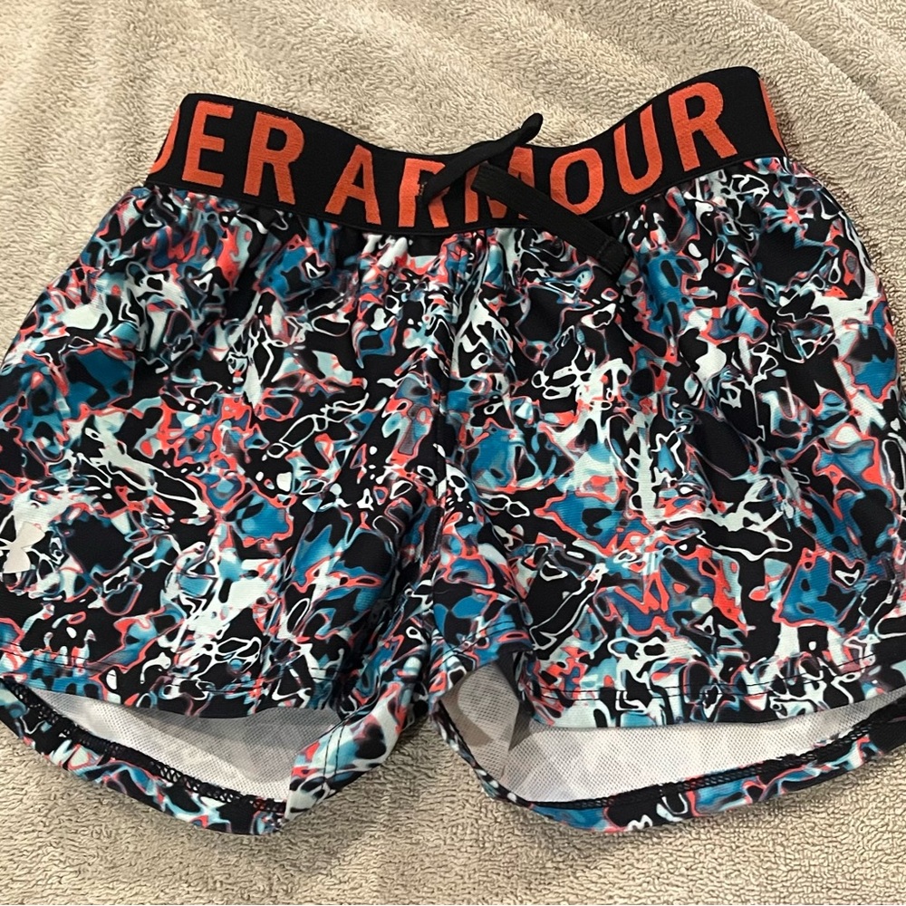 Under armour girls sports shorts